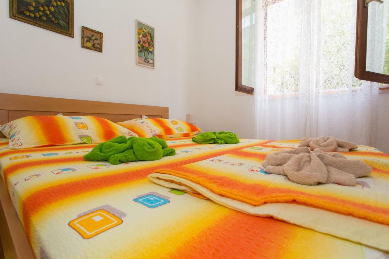 Apartments Mihic Makarska Exterior foto